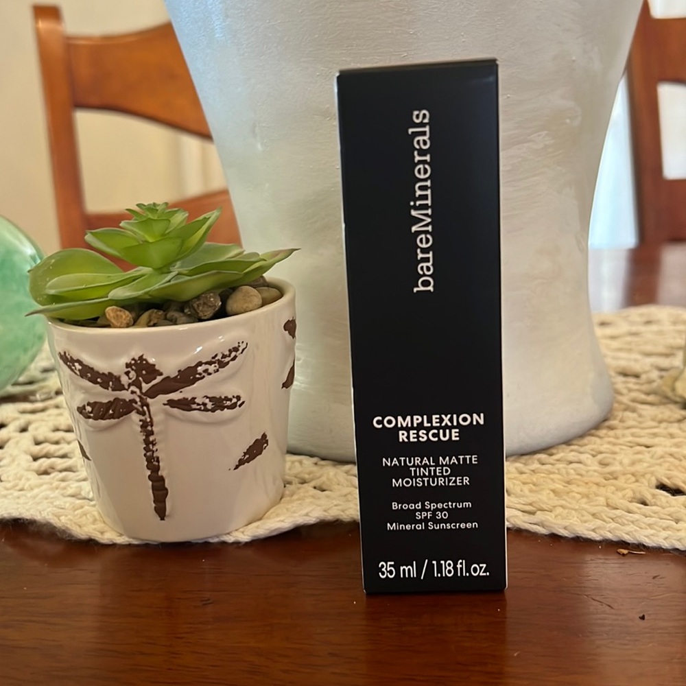 Complexion Rescue Tinted Moisturizer